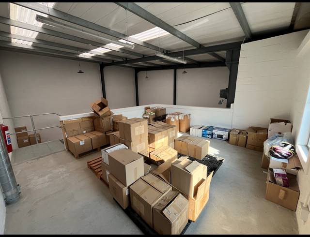 132M² WAREHOUSE TO LET IN RIVERGATE